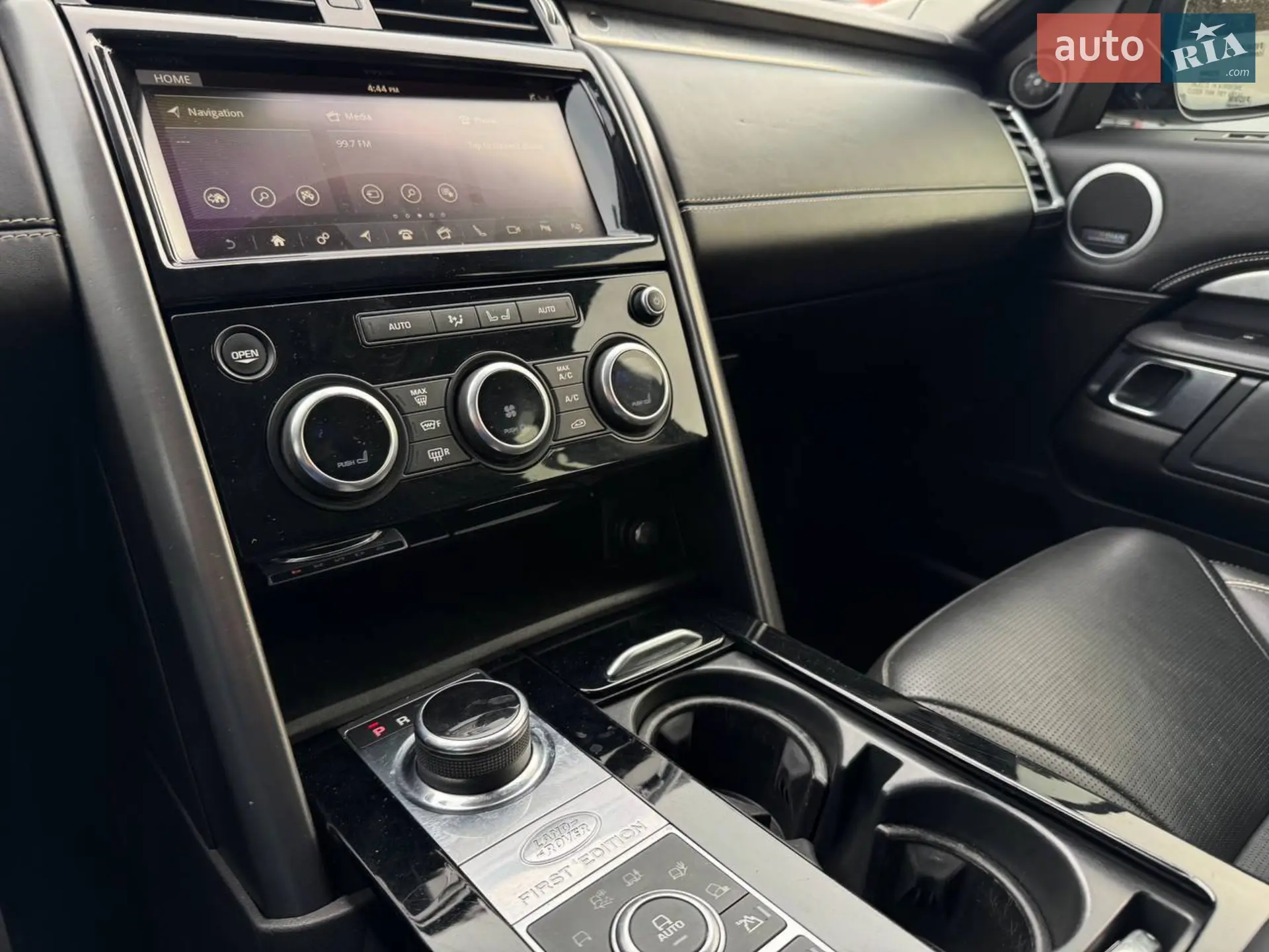 2017 Land Rover Discovery - мініатюра 11