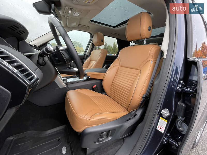 Внедорожник / Кроссовер Land Rover Discovery 2018 в Киеве