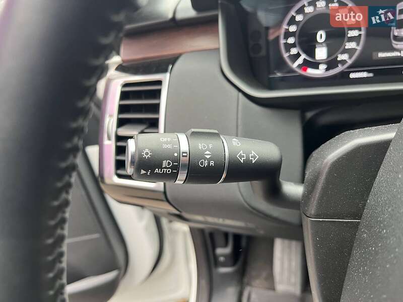 Внедорожник / Кроссовер Land Rover Discovery 2020 в Киеве