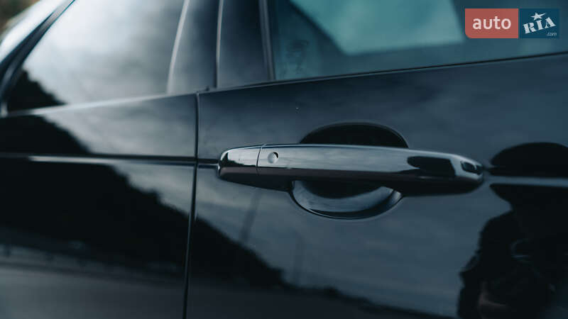 Позашляховик / Кросовер Land Rover Discovery 2019 в Києві фото 20 Позашляховик / Кросовер Land Rover Discovery 2019 в Києві