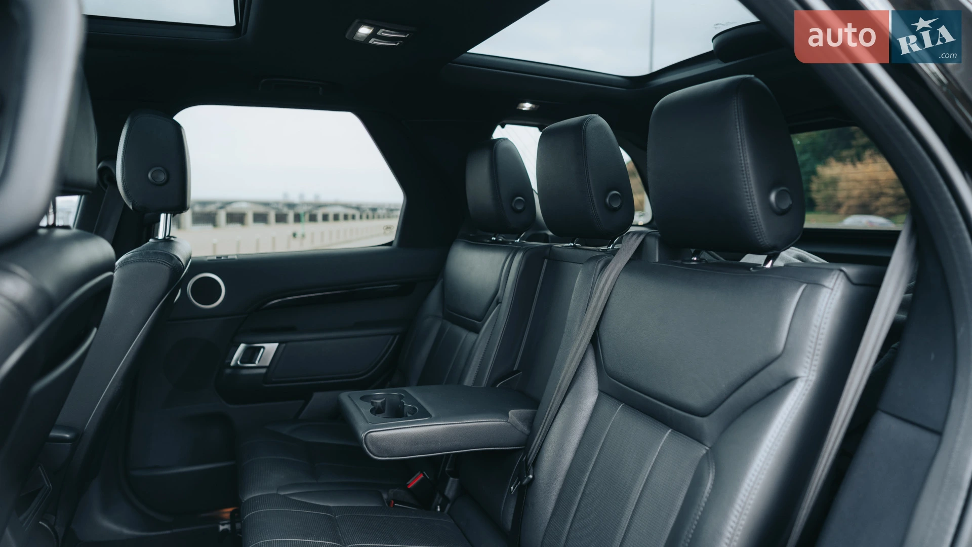 2019 Land Rover Discovery - мініатюра 44