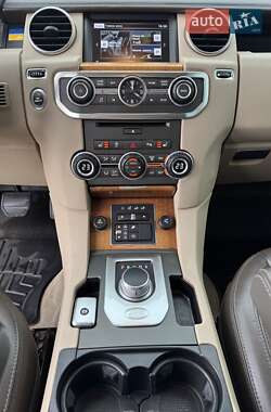 Позашляховик / Кросовер Land Rover Discovery 2016 в  фото 14 Позашляховик / Кросовер Land Rover Discovery 2016 в