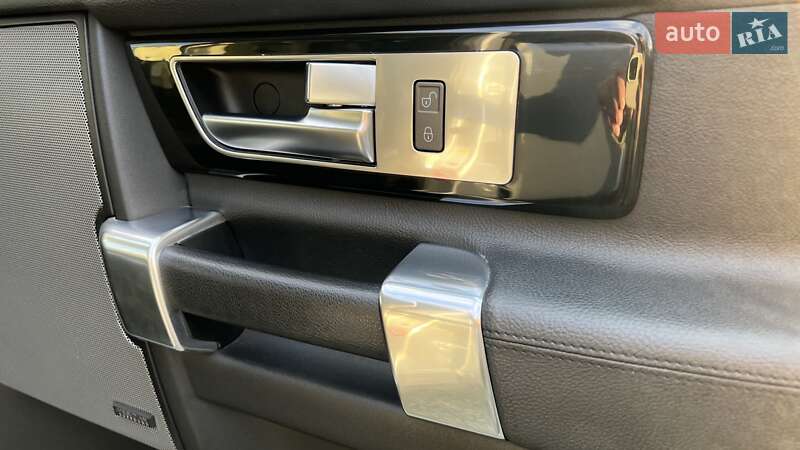 Внедорожник / Кроссовер Land Rover Discovery 2016 в Киеве