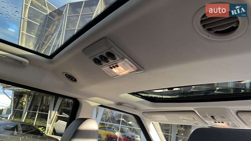 Внедорожник / Кроссовер Land Rover Discovery 2016 в Киеве