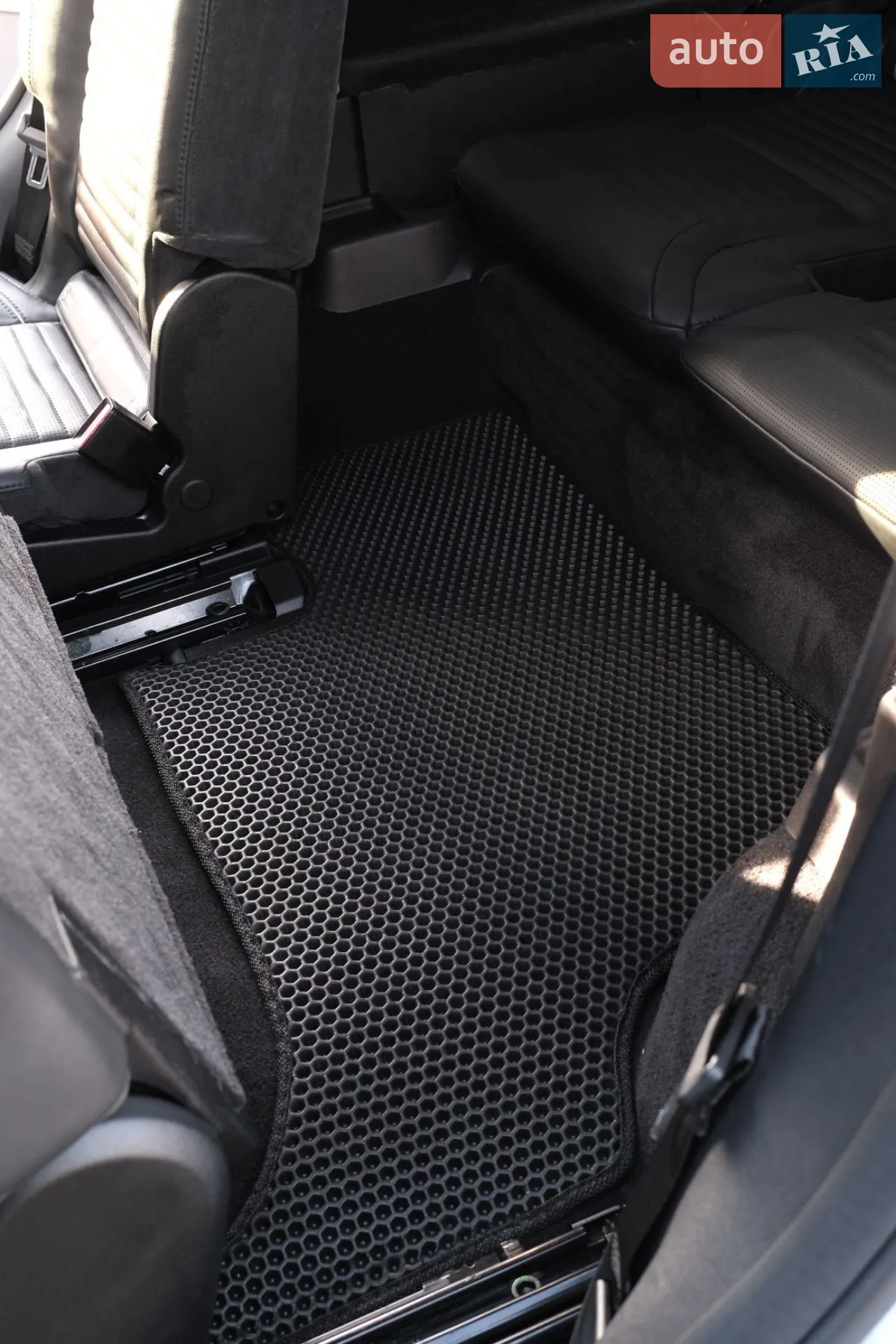 2018 Land Rover Discovery - мініатюра 39