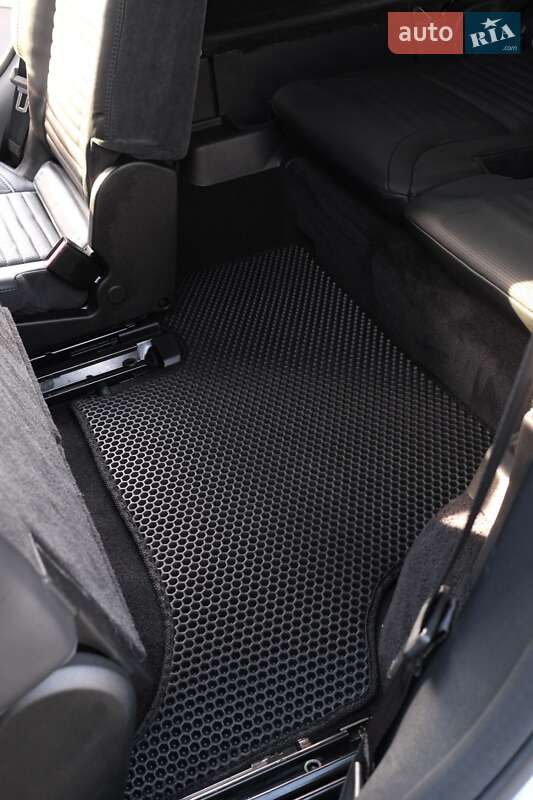 Внедорожник / Кроссовер Land Rover Discovery 2018 в Виннице