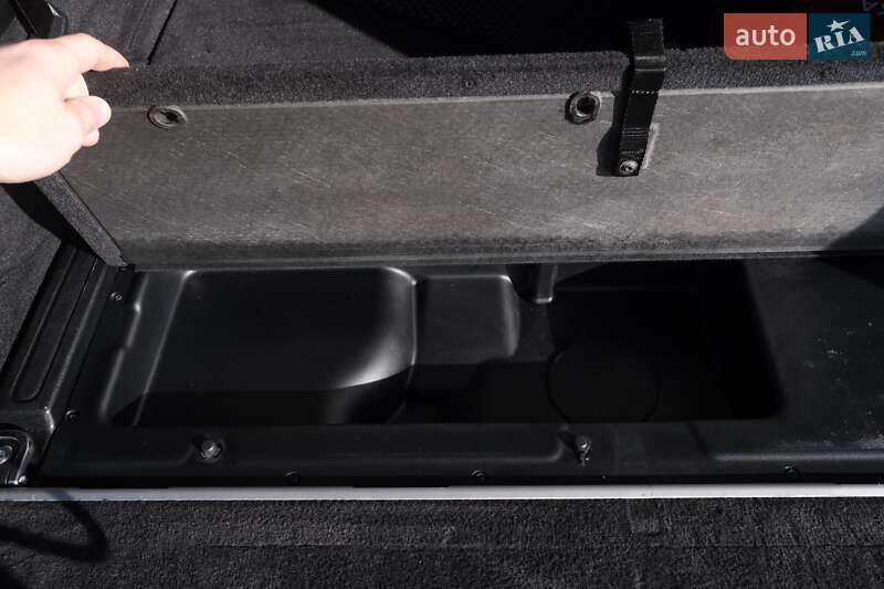 Внедорожник / Кроссовер Land Rover Discovery 2018 в Виннице