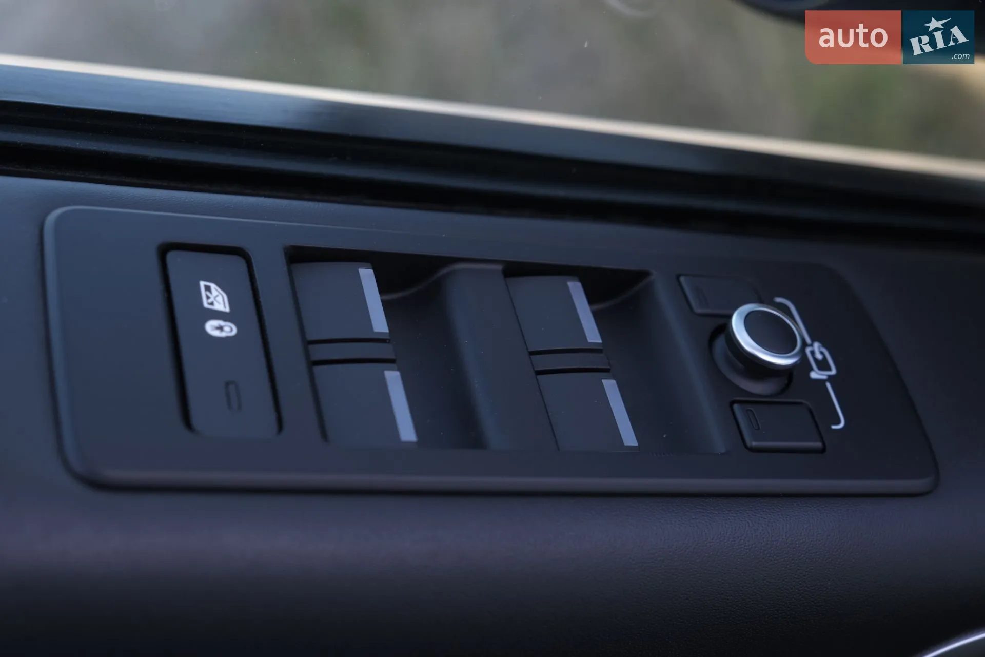 2018 Land Rover Discovery - мініатюра 45