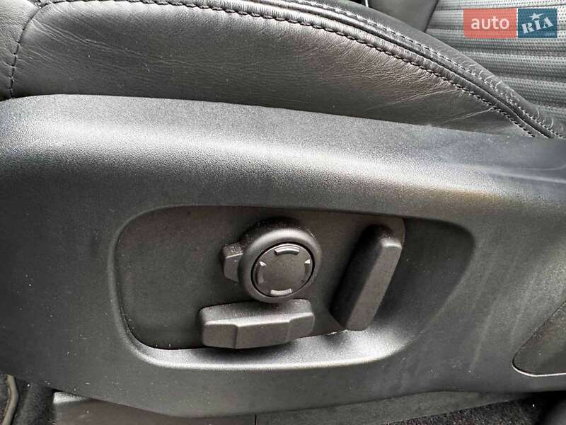 Позашляховик / Кросовер Land Rover Discovery 2019 в Києві фото 19 Позашляховик / Кросовер Land Rover Discovery 2019 в Києві