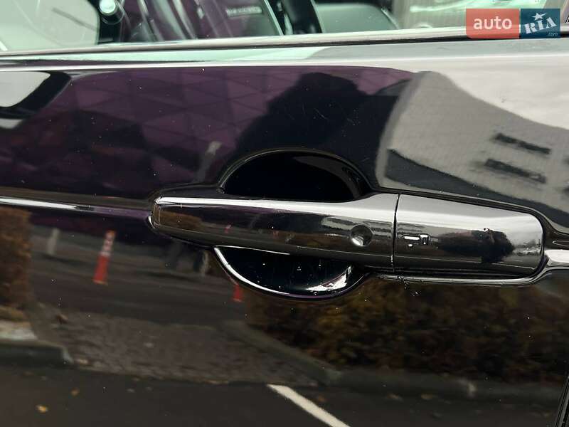 Внедорожник / Кроссовер Land Rover Discovery 2018 в Киеве