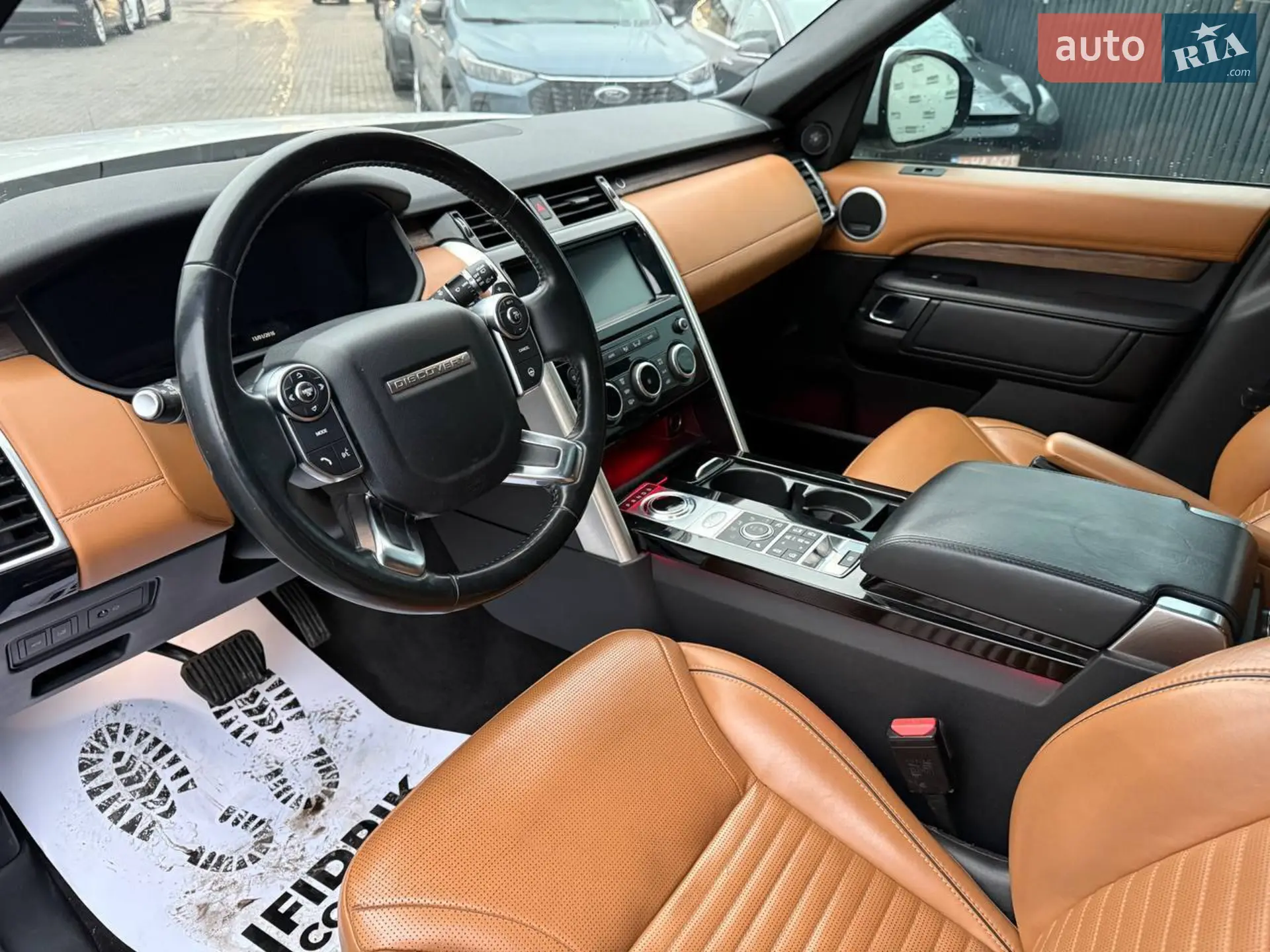 2018 Land Rover Discovery - мініатюра 17
