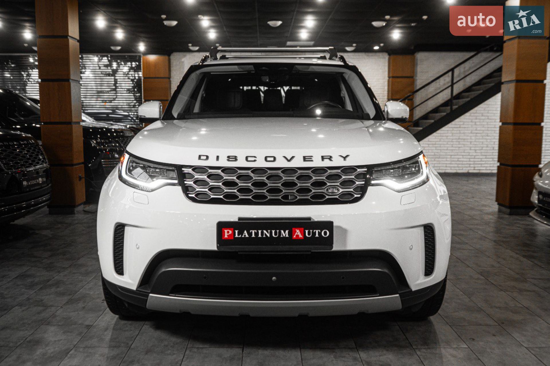 2023 Land Rover Discovery - мініатюра 3