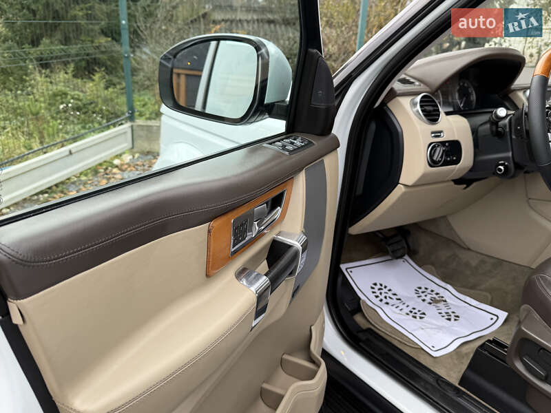 Внедорожник / Кроссовер Land Rover Discovery 2016 в Дрогобыче