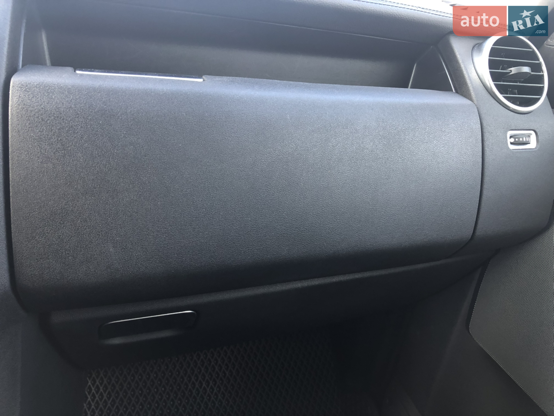 2015 Land Rover Discovery - мініатюра 24