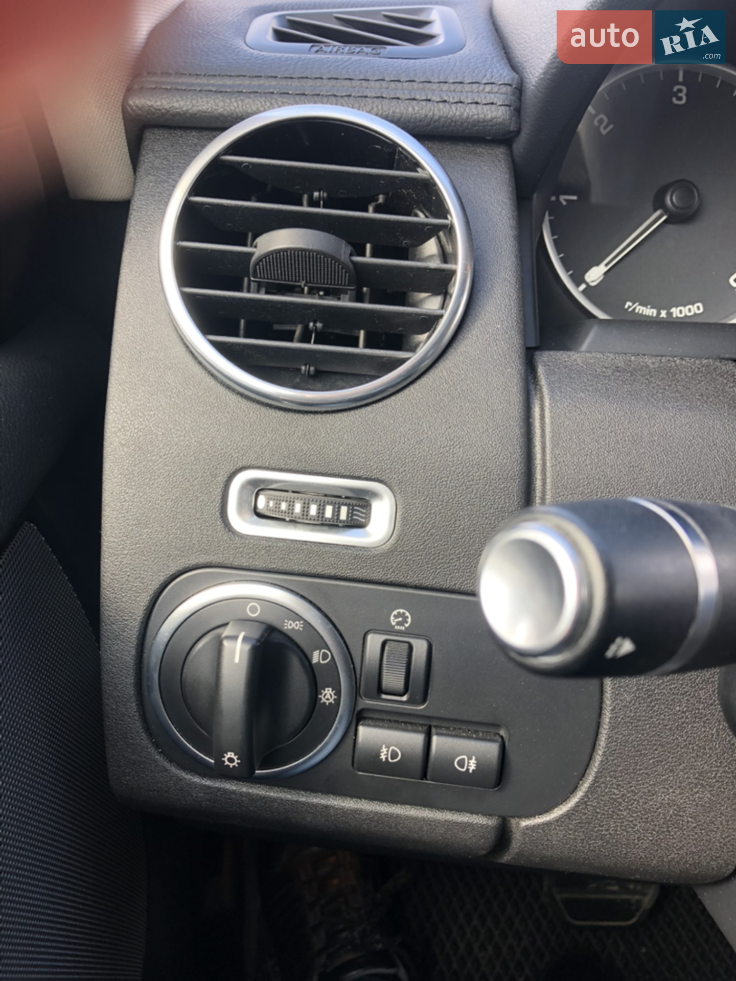 2015 Land Rover Discovery - мініатюра 25
