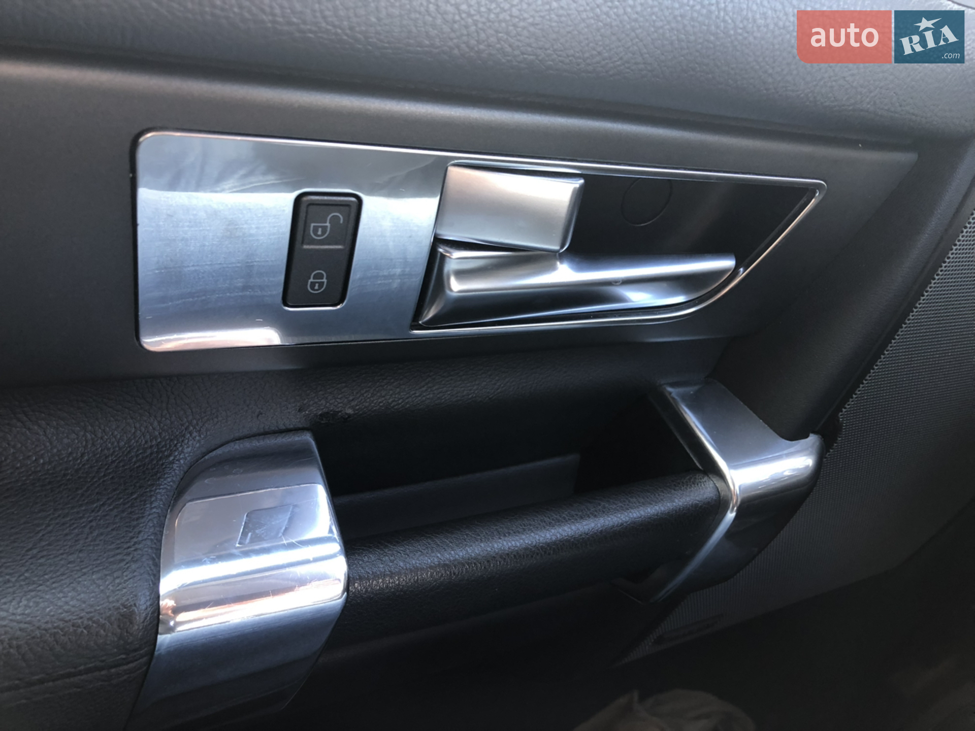 2015 Land Rover Discovery - мініатюра 26
