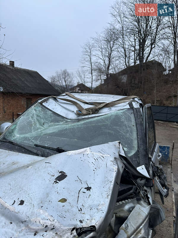 Внедорожник / Кроссовер Land Rover Discovery 2006 в Делятине