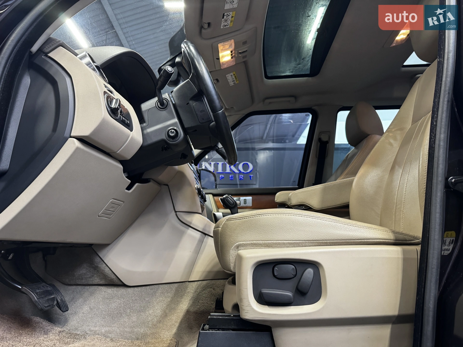 Land Rover Discovery 2011 VIN SALLAAAF4BA592626 фото оголошення 24 з 42