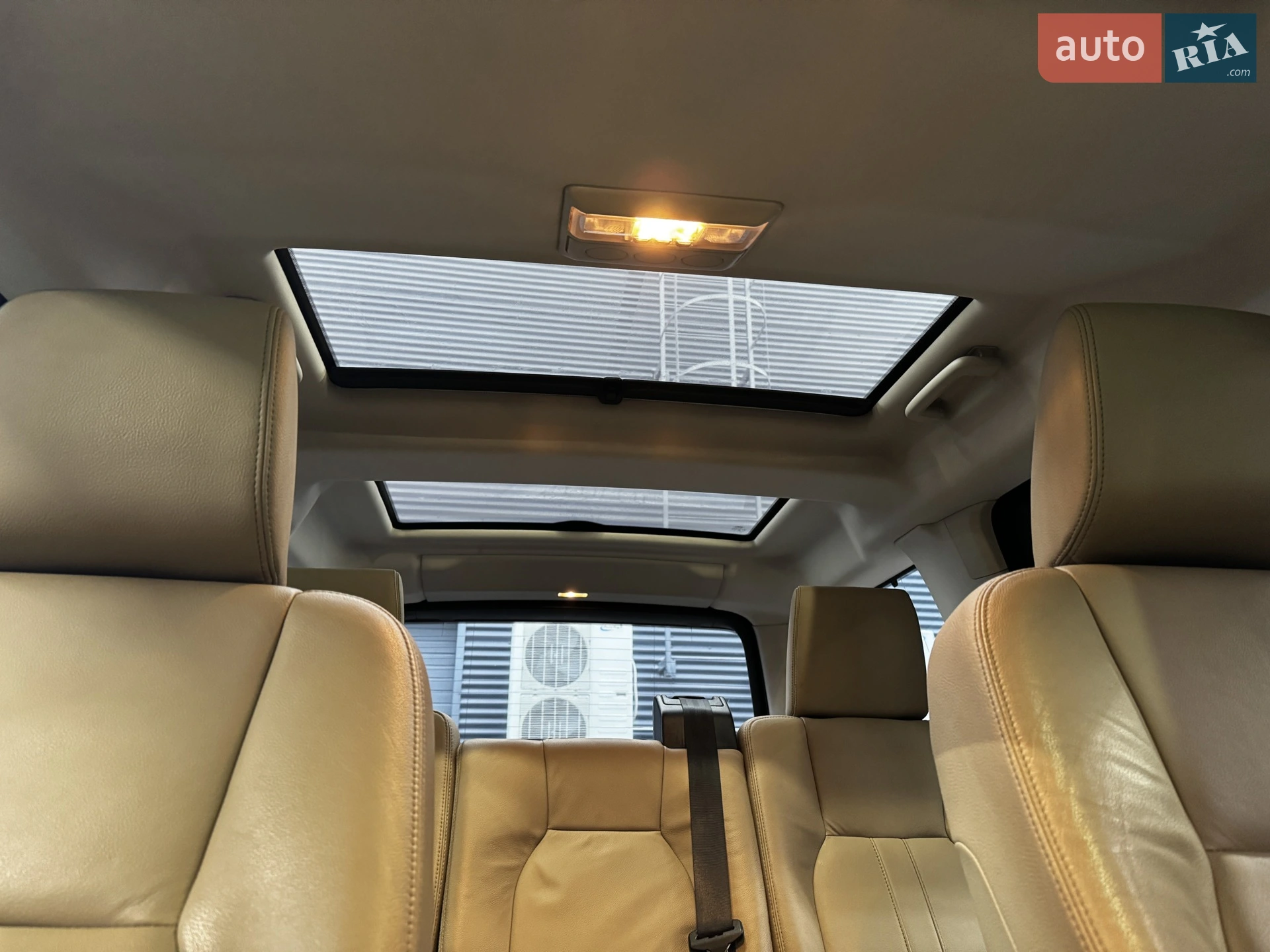 Land Rover Discovery 2011 VIN SALLAAAF4BA592626 фото оголошення 32 з 42