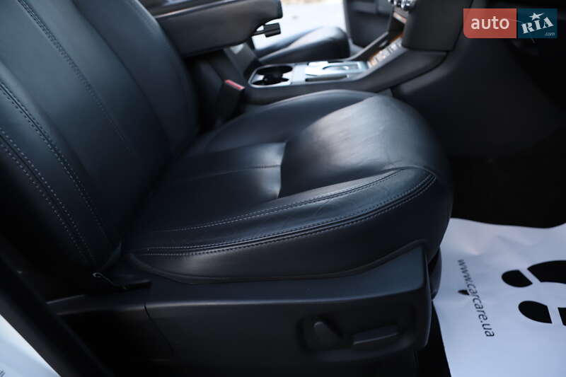 Внедорожник / Кроссовер Land Rover Discovery 2016 в Дрогобыче