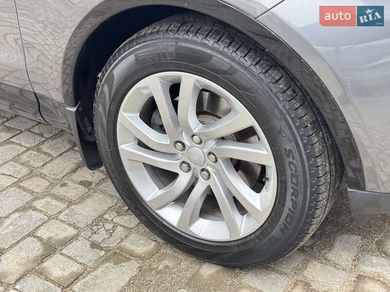 Позашляховик / Кросовер Land Rover Discovery 2017 в Ковелі
