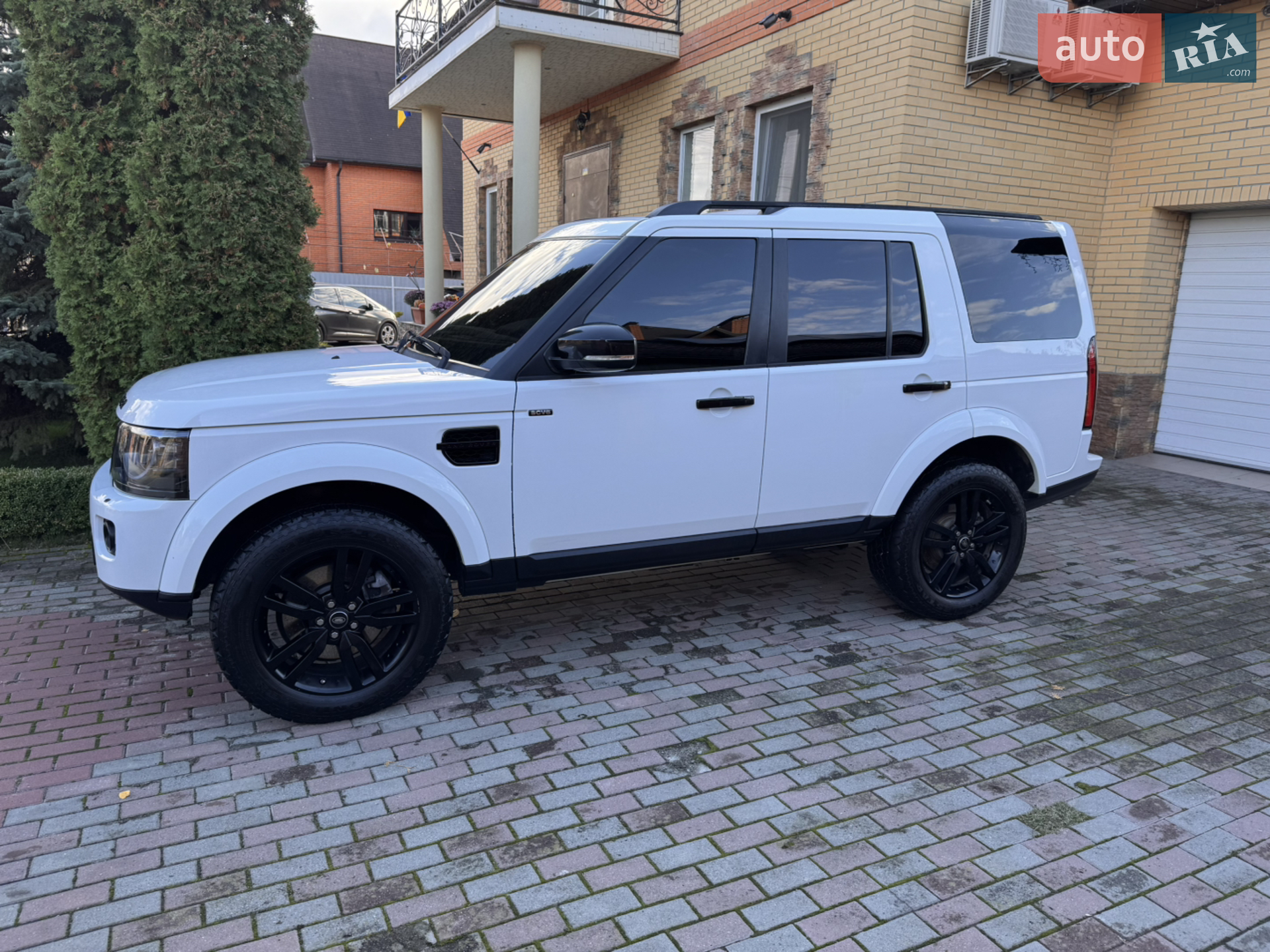 2016 Land Rover Discovery - мініатюра 18