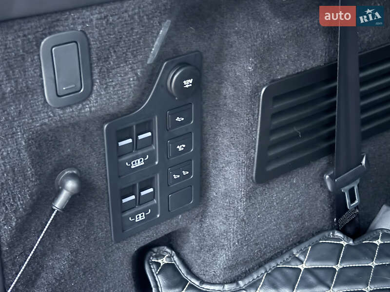 Внедорожник / Кроссовер Land Rover Discovery 2018 в Чернигове