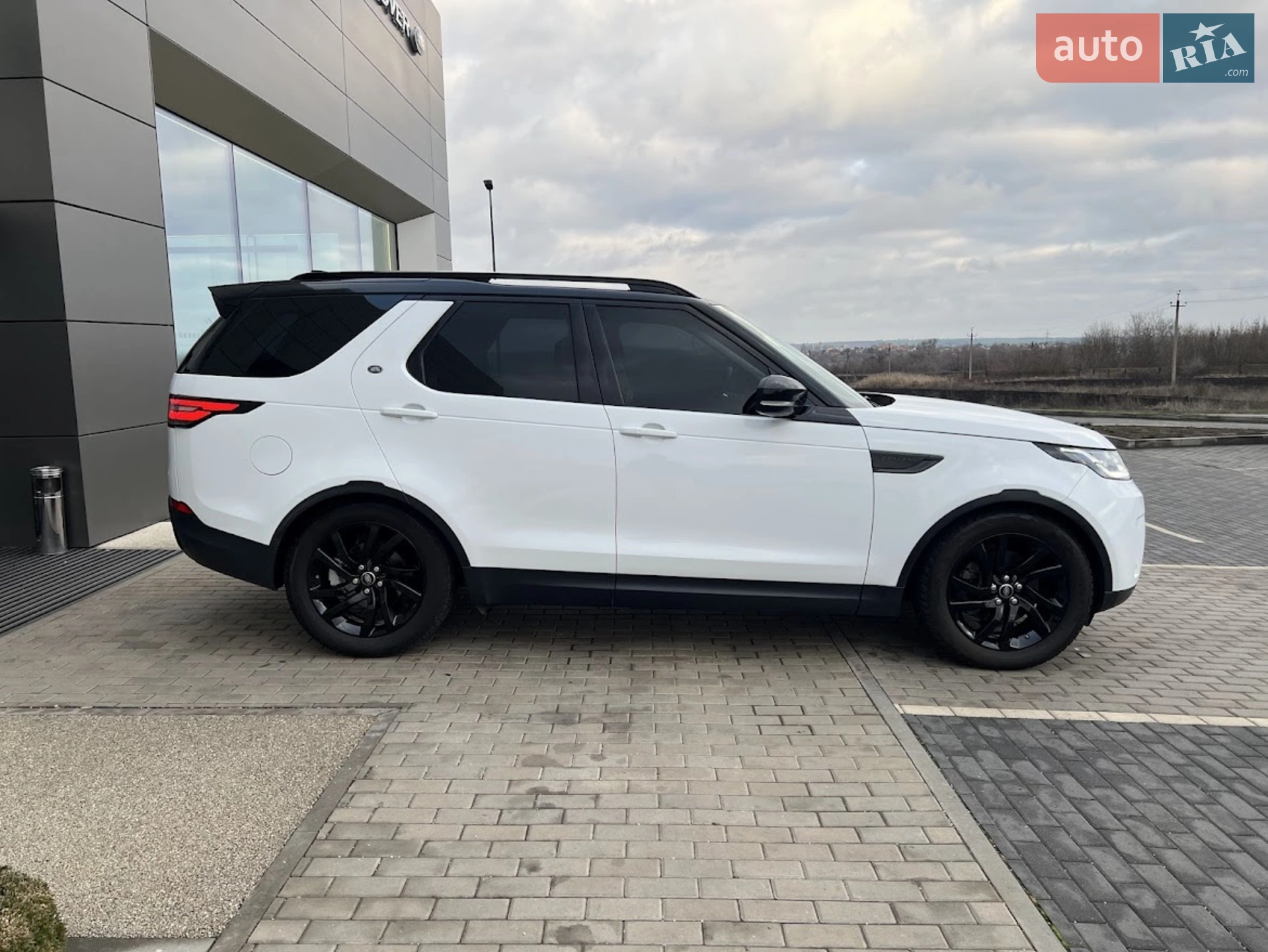 2018 Land Rover Discovery - мініатюра 8