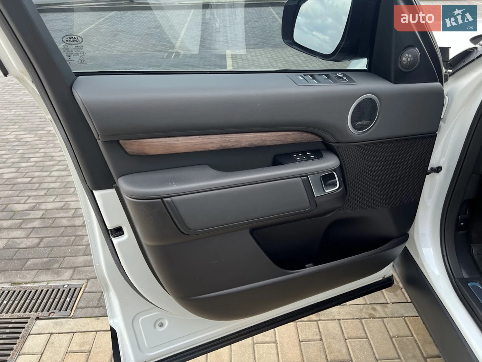 2018 Land Rover Discovery - мініатюра 11