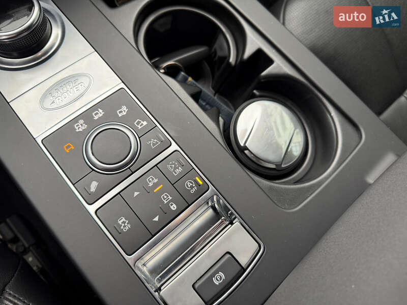 Внедорожник / Кроссовер Land Rover Discovery 2017 в Киеве