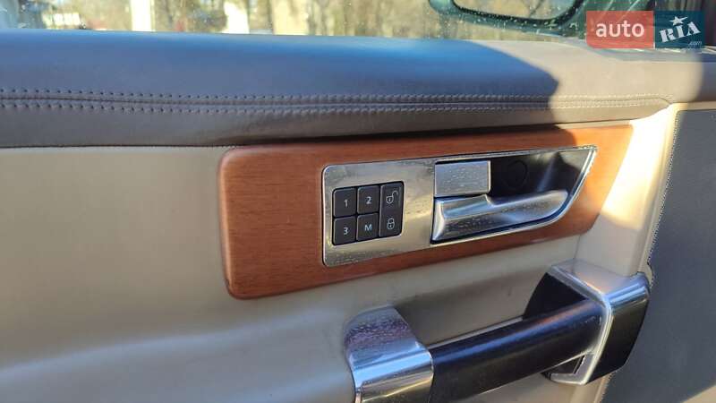 Внедорожник / Кроссовер Land Rover Discovery 2015 в Трускавце