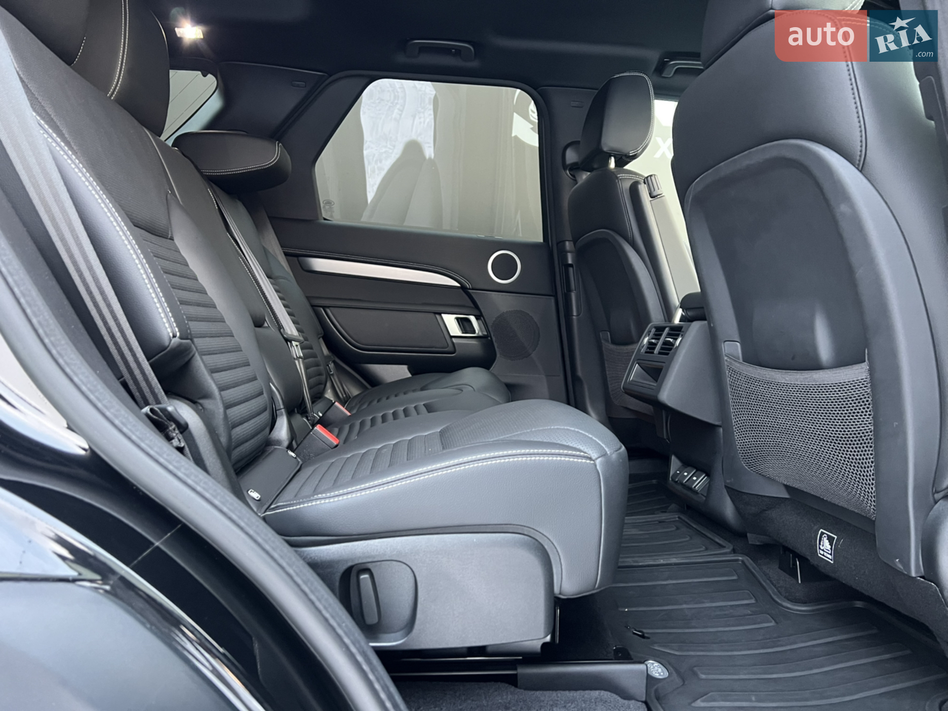2023 Land Rover Discovery - мініатюра 27