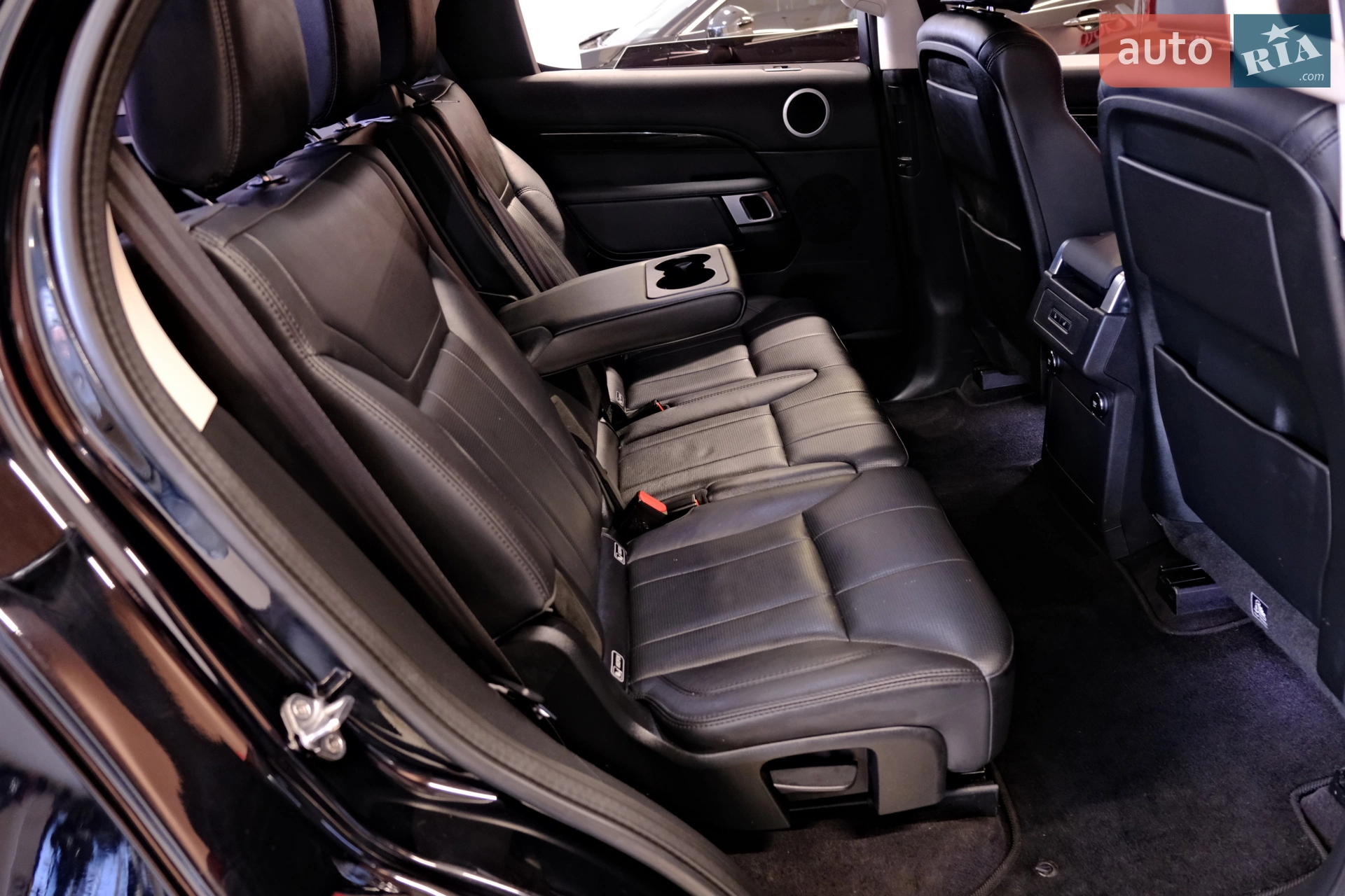 2019 Land Rover Discovery - мініатюра 38