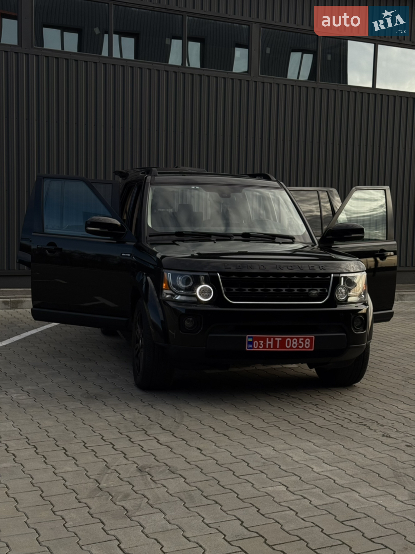 2016 Land Rover Discovery - мініатюра 25