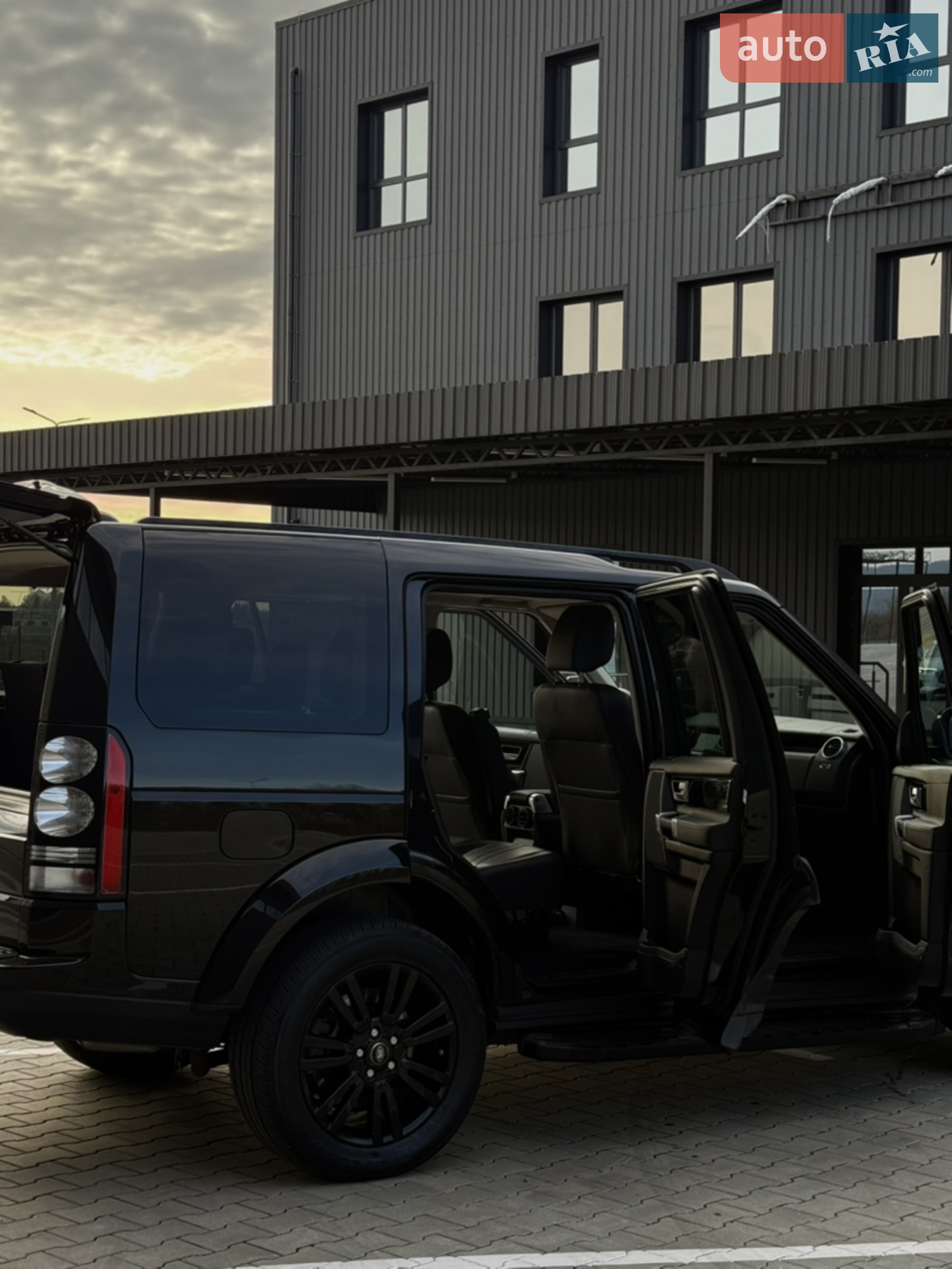 2016 Land Rover Discovery - мініатюра 29