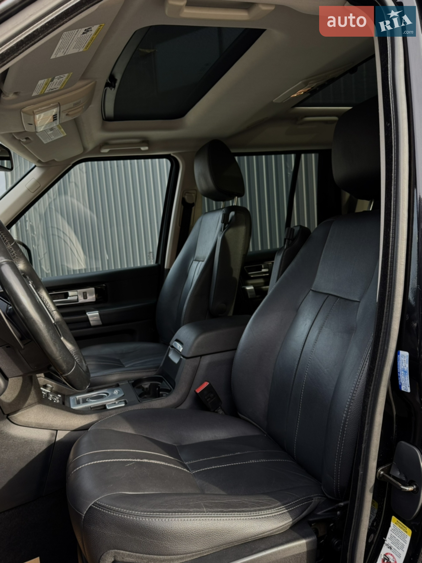 2016 Land Rover Discovery - мініатюра 46