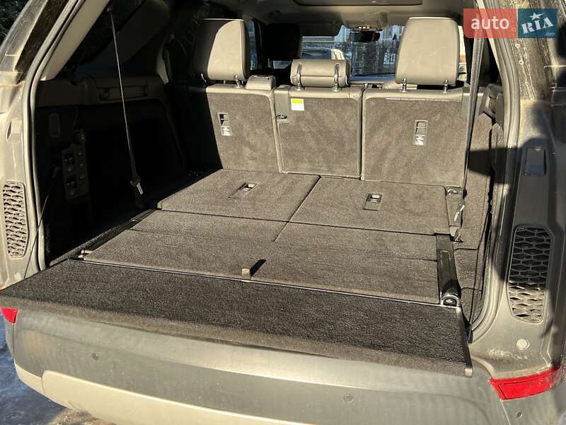 Внедорожник / Кроссовер Land Rover Discovery 2017 в Киеве