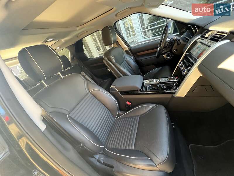 Внедорожник / Кроссовер Land Rover Discovery 2017 в Киеве