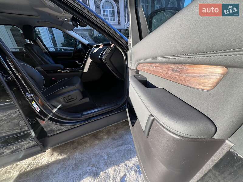 Внедорожник / Кроссовер Land Rover Discovery 2017 в Киеве