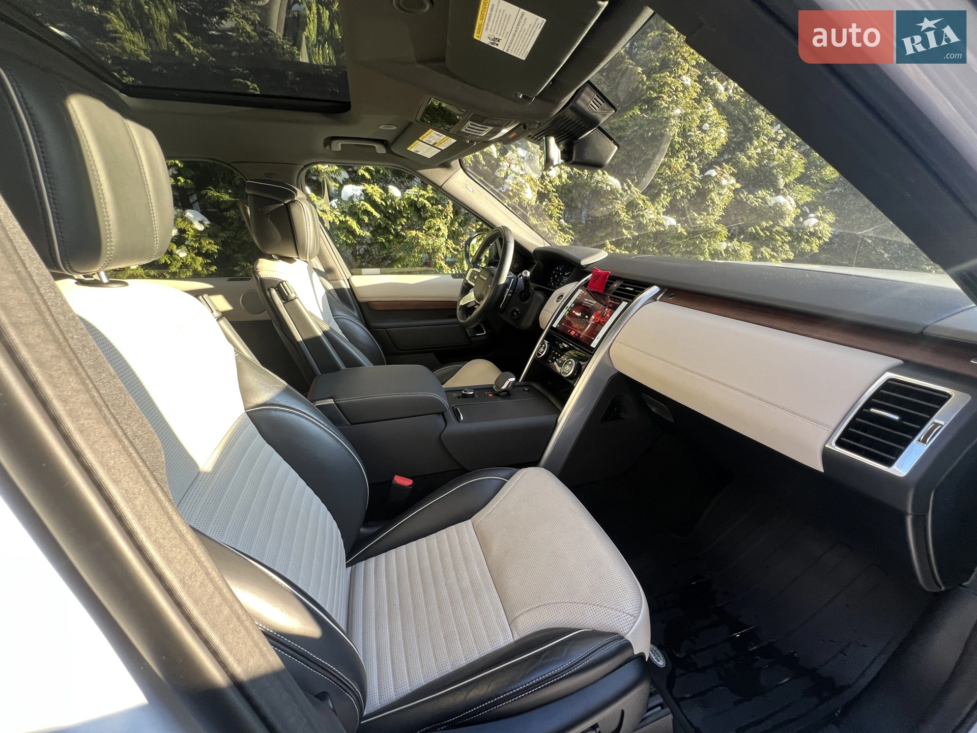2021 Land Rover Discovery - мініатюра 15