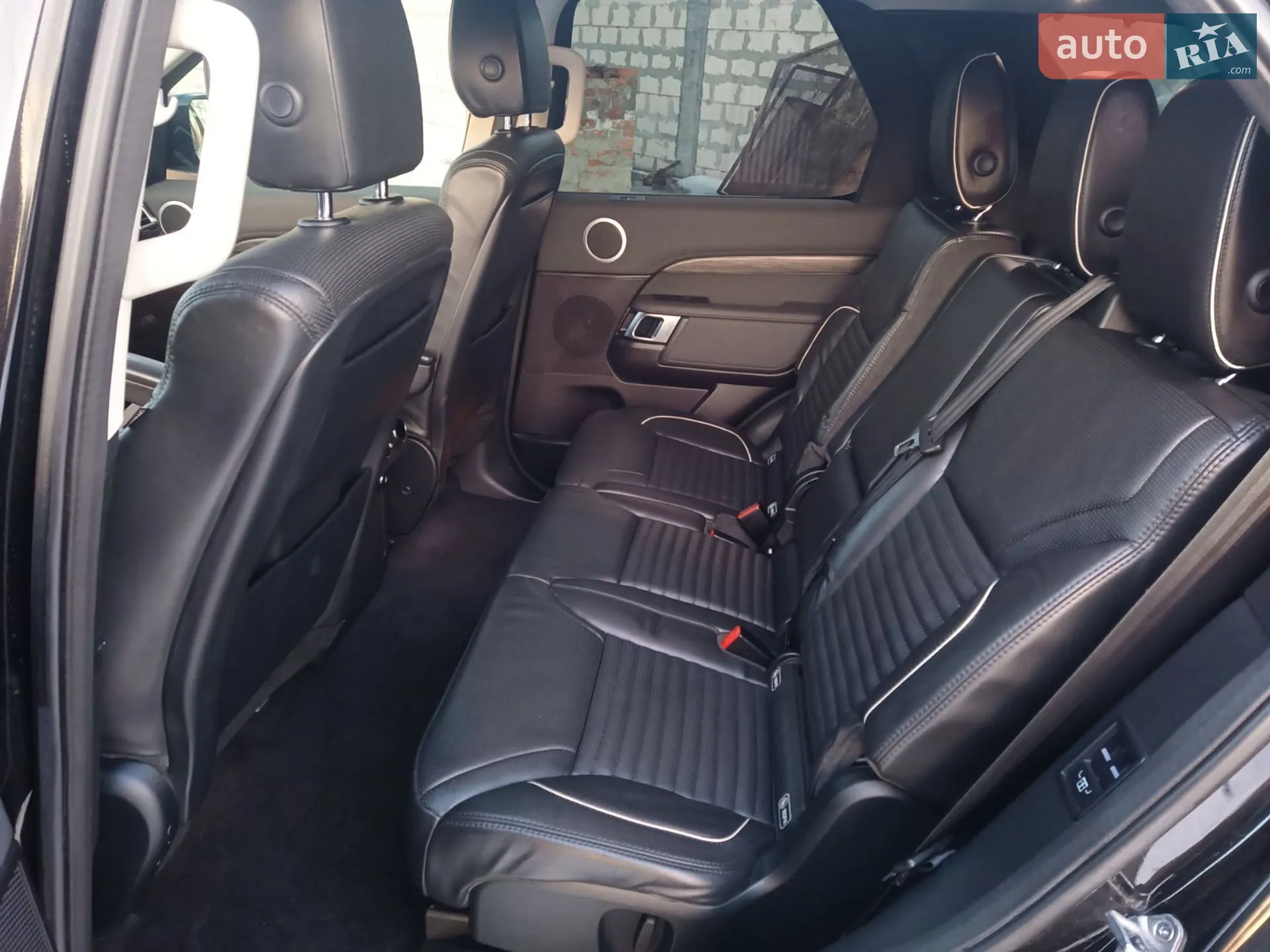 2018 Land Rover Discovery - мініатюра 10