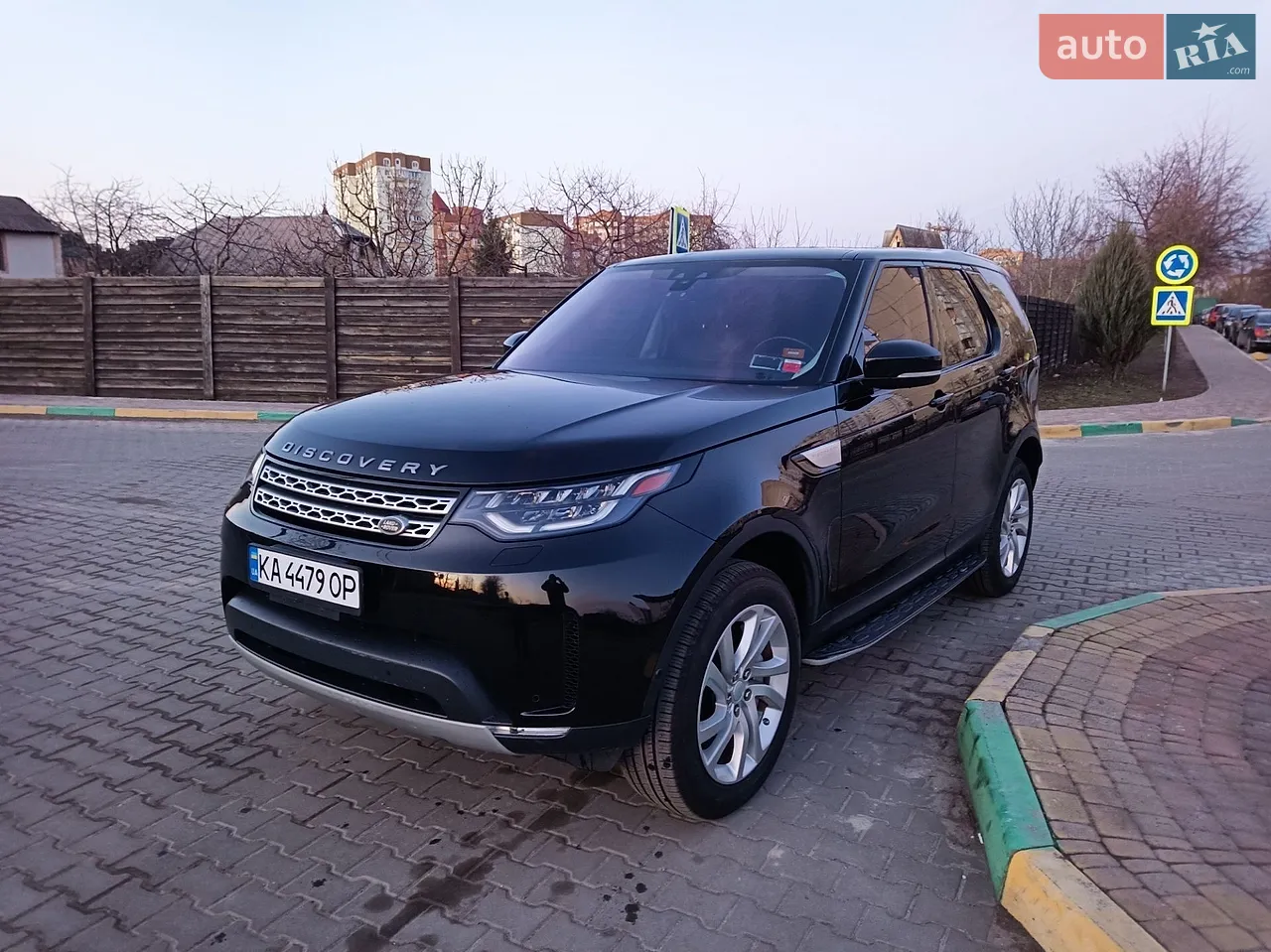 2017 Land Rover Discovery - мініатюра 28