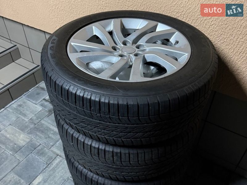 Внедорожник / Кроссовер Land Rover Discovery 2017 в Одессе