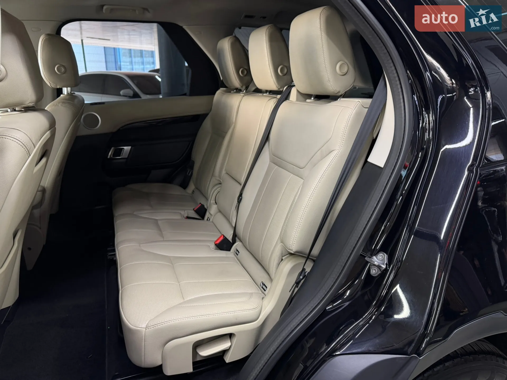 2019 Land Rover Discovery - мініатюра 24