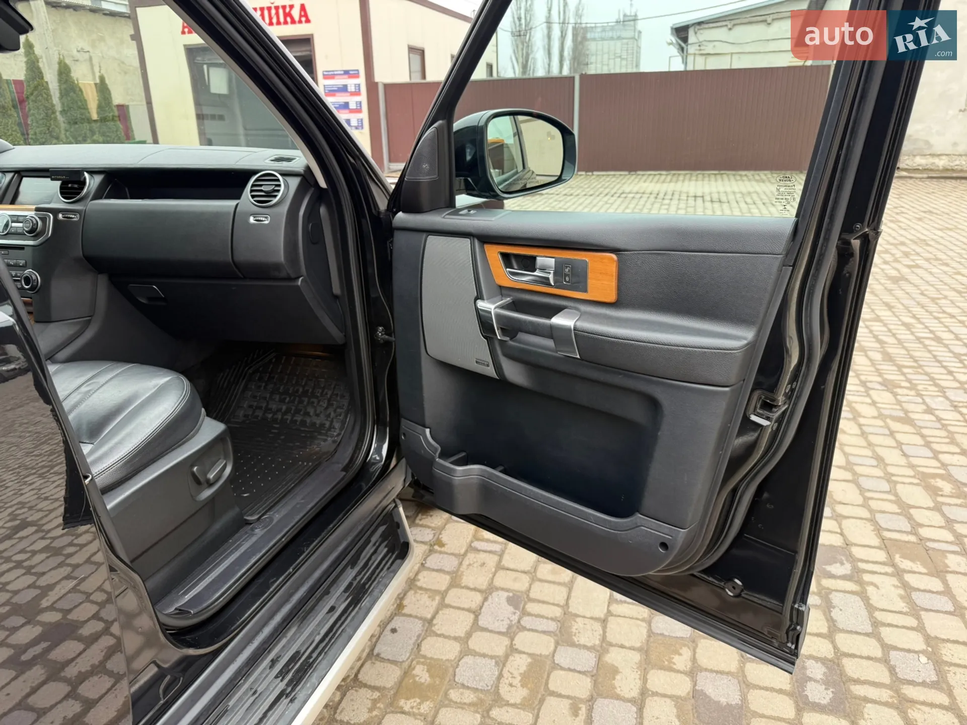 2015 Land Rover Discovery - мініатюра 27