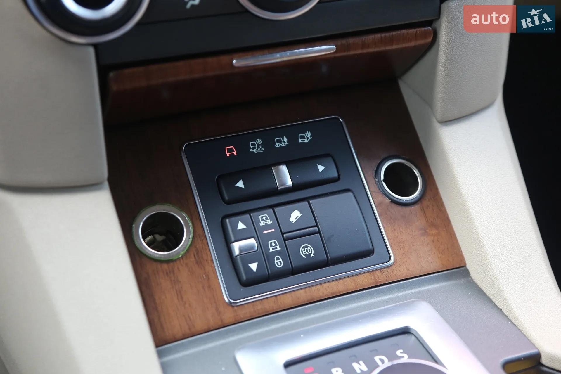 2015 Land Rover Discovery - мініатюра 28