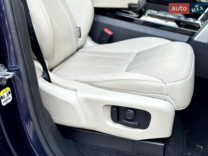 Внедорожник / Кроссовер Land Rover Discovery 2018 в Тернополе