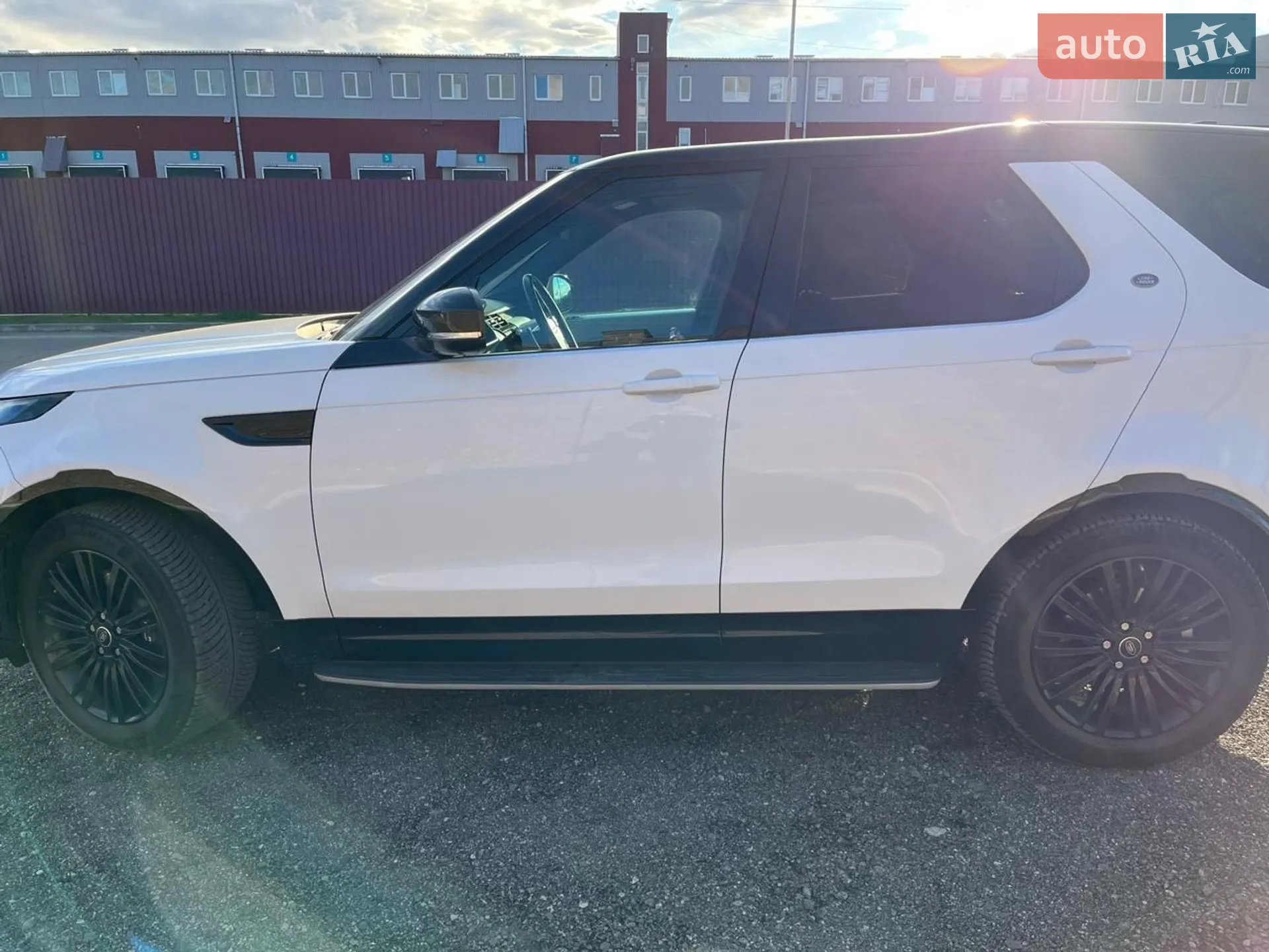 2017 Land Rover Discovery - мініатюра 3