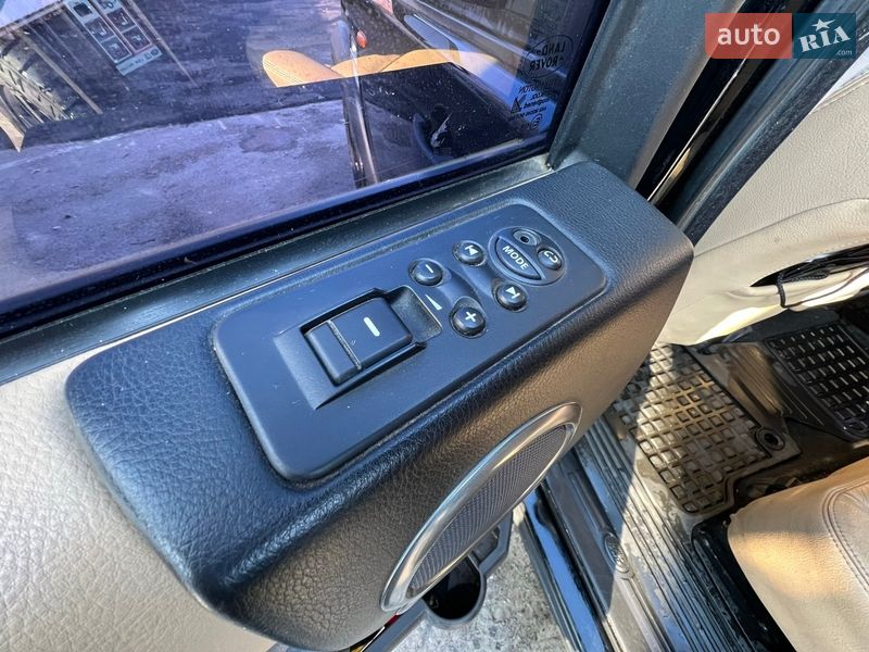 Позашляховик / Кросовер Land Rover Discovery 2007 в Києві