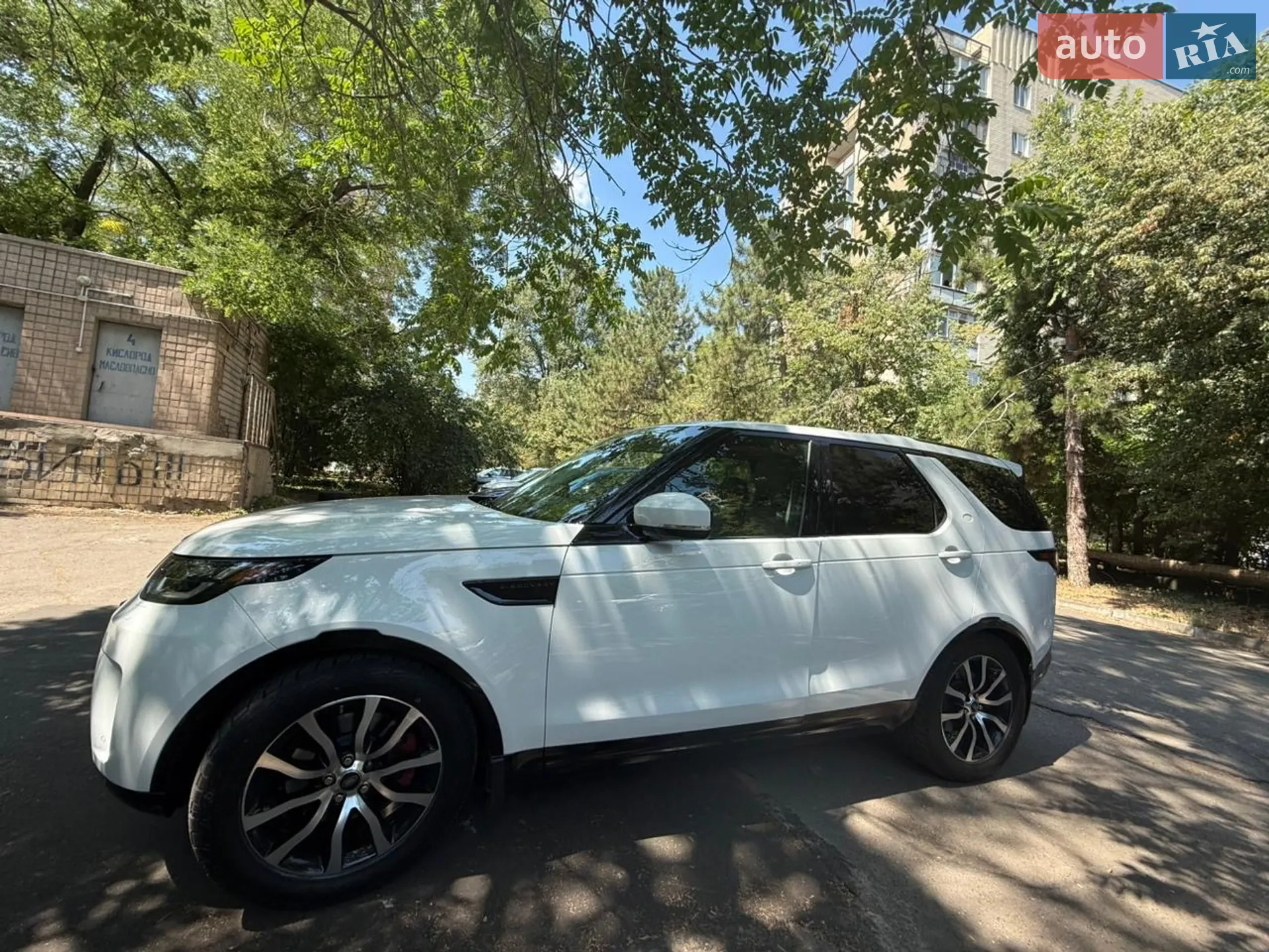 2017 Land Rover Discovery - мініатюра 3